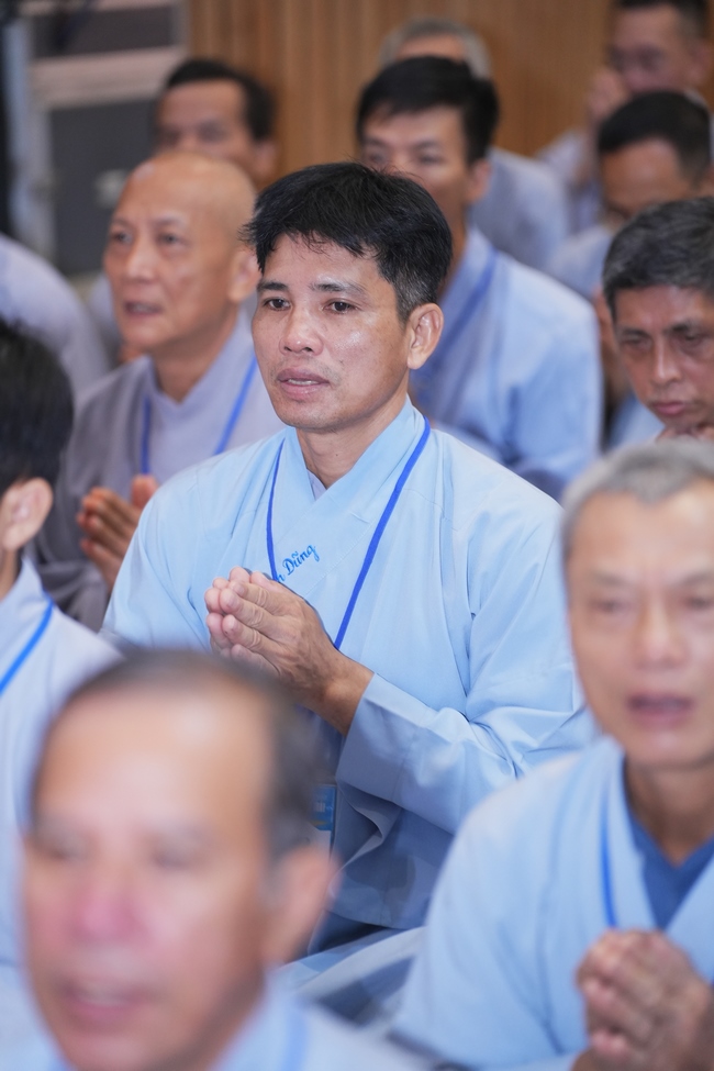 Dharma Talk: The Art of Dharma Gleaning Delivered by Venerable Nun Thich Nu Nhu Lan at the 109th Seven-Day Retreat.