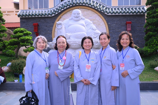 Dharma Talk: The Art of Dharma Gleaning Delivered by Venerable Nun Thich Nu Nhu Lan at the 109th Seven-Day Retreat.