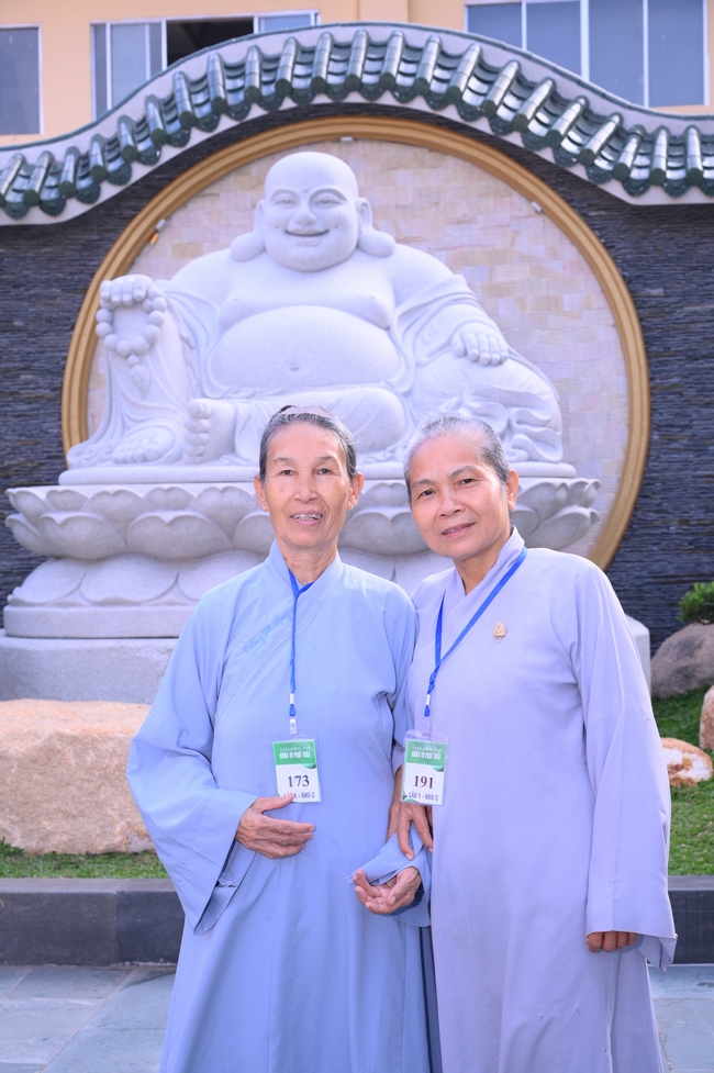 Dharma Talk: The Art of Dharma Gleaning Delivered by Venerable Nun Thich Nu Nhu Lan at the 109th Seven-Day Retreat.