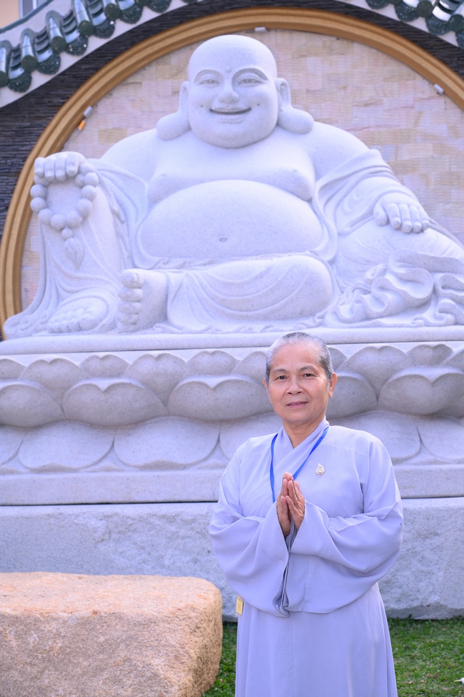 Dharma Talk: The Art of Dharma Gleaning Delivered by Venerable Nun Thich Nu Nhu Lan at the 109th Seven-Day Retreat.