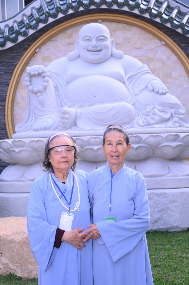 Dharma Talk: The Art of Dharma Gleaning Delivered by Venerable Nun Thich Nu Nhu Lan at the 109th Seven-Day Retreat.