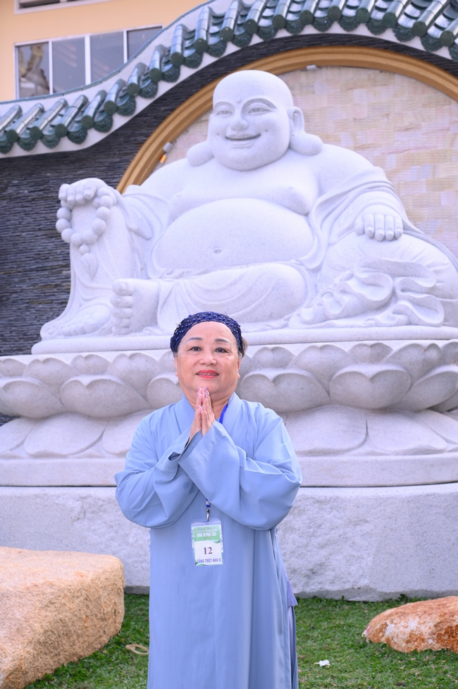 Dharma Talk: The Art of Dharma Gleaning Delivered by Venerable Nun Thich Nu Nhu Lan at the 109th Seven-Day Retreat.
