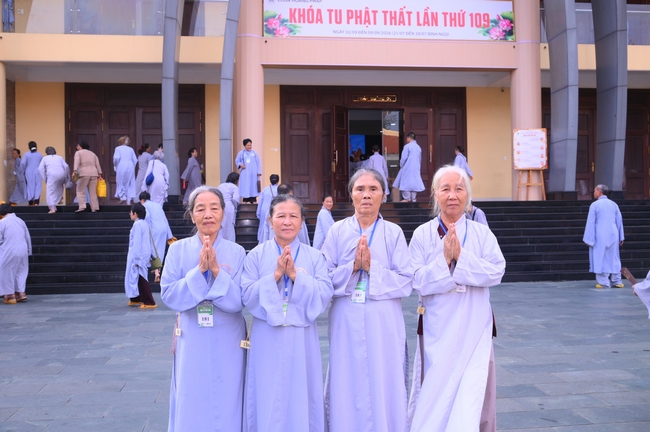 Dharma Talk: The Art of Dharma Gleaning Delivered by Venerable Nun Thich Nu Nhu Lan at the 109th Seven-Day Retreat.