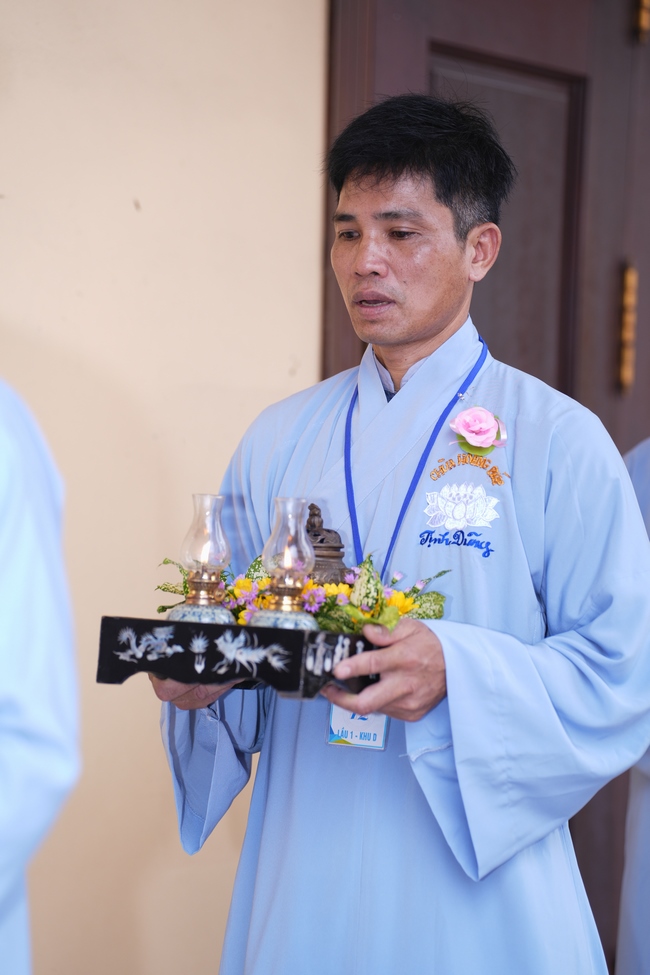 Dharma Talk: The Art of Dharma Gleaning Delivered by Venerable Nun Thich Nu Nhu Lan at the 109th Seven-Day Retreat.