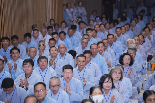 Dharma Talk: The Art of Dharma Gleaning Delivered by Venerable Nun Thich Nu Nhu Lan at the 109th Seven-Day Retreat.