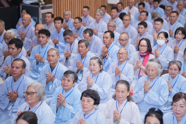 Dharma Talk: The Art of Dharma Gleaning Delivered by Venerable Nun Thich Nu Nhu Lan at the 109th Seven-Day Retreat.