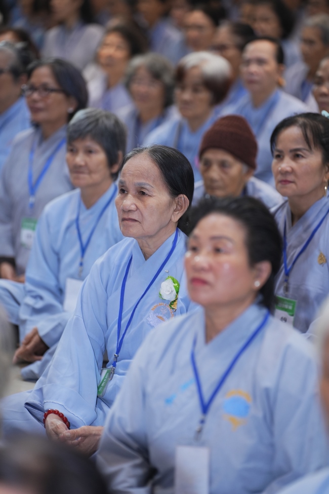 Dharma Talk: The Art of Dharma Gleaning Delivered by Venerable Nun Thich Nu Nhu Lan at the 109th Seven-Day Retreat.