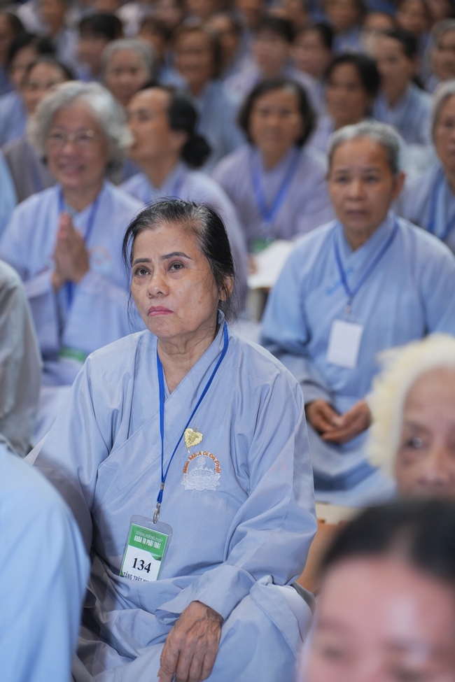 Dharma Talk: The Art of Dharma Gleaning Delivered by Venerable Nun Thich Nu Nhu Lan at the 109th Seven-Day Retreat.