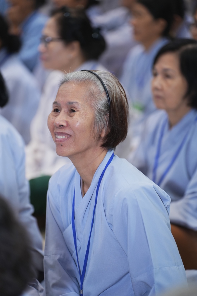 Dharma Talk: The Art of Dharma Gleaning Delivered by Venerable Nun Thich Nu Nhu Lan at the 109th Seven-Day Retreat.