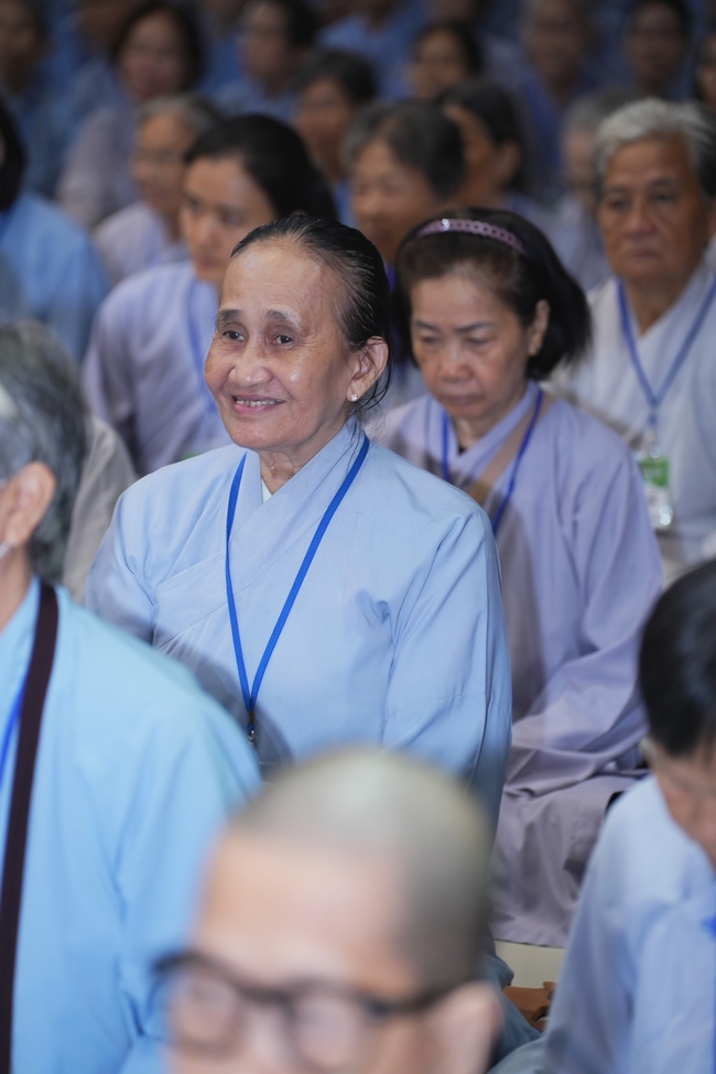 Dharma Talk: The Art of Dharma Gleaning Delivered by Venerable Nun Thich Nu Nhu Lan at the 109th Seven-Day Retreat.
