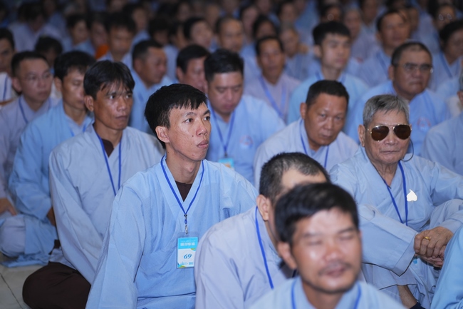 Dharma Talk: The Art of Dharma Gleaning Delivered by Venerable Nun Thich Nu Nhu Lan at the 109th Seven-Day Retreat.