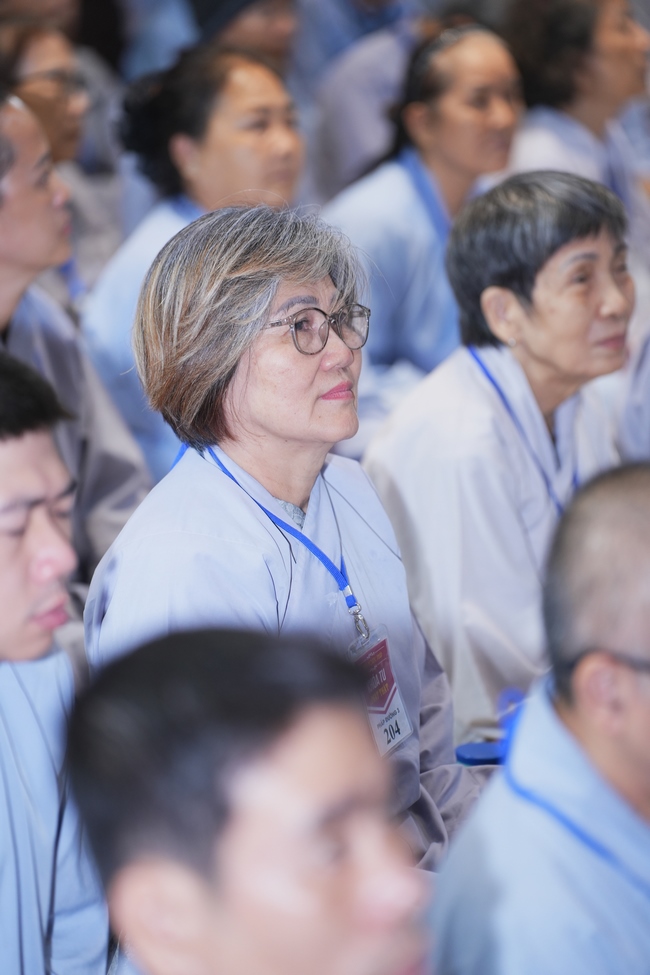 Dharma Talk: The Art of Dharma Gleaning Delivered by Venerable Nun Thich Nu Nhu Lan at the 109th Seven-Day Retreat.