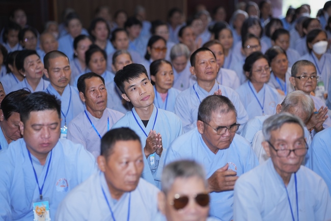 Dharma Talk: The Art of Dharma Gleaning Delivered by Venerable Nun Thich Nu Nhu Lan at the 109th Seven-Day Retreat.
