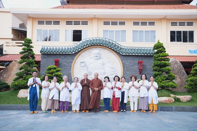 Dharma Talk: The Art of Dharma Gleaning Delivered by Venerable Nun Thich Nu Nhu Lan at the 109th Seven-Day Retreat.