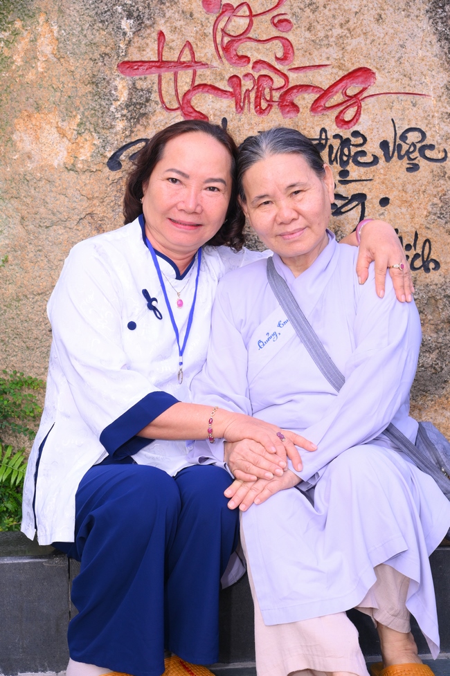 Dharma Talk: The Art of Dharma Gleaning Delivered by Venerable Nun Thich Nu Nhu Lan at the 109th Seven-Day Retreat.