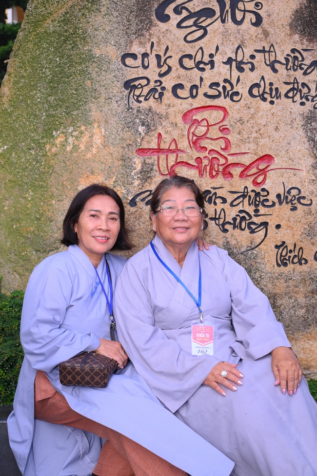 Dharma Talk: The Art of Dharma Gleaning Delivered by Venerable Nun Thich Nu Nhu Lan at the 109th Seven-Day Retreat.