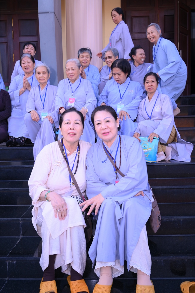 Dharma Talk: The Art of Dharma Gleaning Delivered by Venerable Nun Thich Nu Nhu Lan at the 109th Seven-Day Retreat.