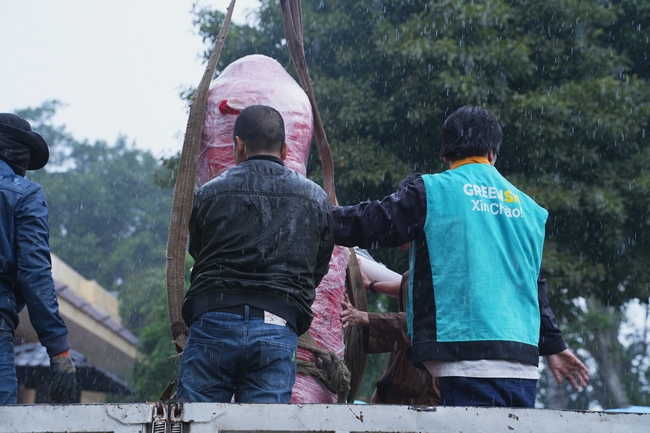 TRANG NGHIÊM THIẾT LỄ CUNG TIỄN TÔN TƯỢNG ĐỨC PHẬT BỔN SƯ THÍCH CA MÂU NI ĐẾN TU VIỆN AM MÂY (HOA KỲ).