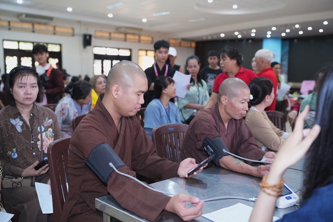 CHƯƠNG TRÌNH HIẾN MÁU NHÂN ĐẠO | CHÙA HOẰNG PHÁP.