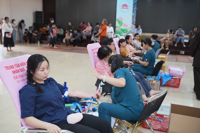 CHƯƠNG TRÌNH HIẾN MÁU NHÂN ĐẠO | CHÙA HOẰNG PHÁP.