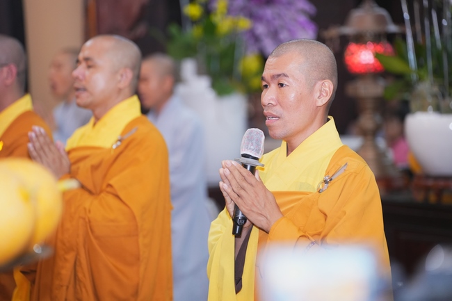 LỄ CẦU NGUYỆN QUỐC THỚI DÂN AN TRONG HAI NGÀY AN TRÍ TÔN TƯỢNG ĐỨC PHẬT BỔN SƯ THÍCH CA MÂU NI | CHÙA HOẰNG PHÁP.