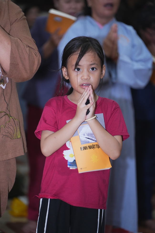 LỄ CẦU NGUYỆN QUỐC THỚI DÂN AN TRONG HAI NGÀY AN TRÍ TÔN TƯỢNG ĐỨC PHẬT BỔN SƯ THÍCH CA MÂU NI | CHÙA HOẰNG PHÁP.