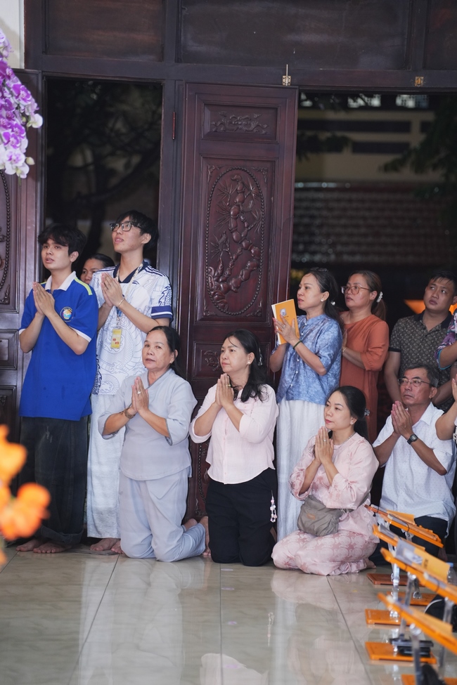 LỄ CẦU NGUYỆN QUỐC THỚI DÂN AN TRONG HAI NGÀY AN TRÍ TÔN TƯỢNG ĐỨC PHẬT BỔN SƯ THÍCH CA MÂU NI | CHÙA HOẰNG PHÁP.