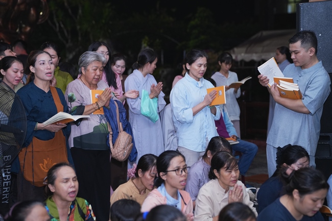 LỄ CẦU NGUYỆN QUỐC THỚI DÂN AN TRONG HAI NGÀY AN TRÍ TÔN TƯỢNG ĐỨC PHẬT BỔN SƯ THÍCH CA MÂU NI | CHÙA HOẰNG PHÁP.