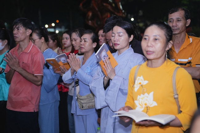 LỄ CẦU NGUYỆN QUỐC THỚI DÂN AN TRONG HAI NGÀY AN TRÍ TÔN TƯỢNG ĐỨC PHẬT BỔN SƯ THÍCH CA MÂU NI | CHÙA HOẰNG PHÁP.
