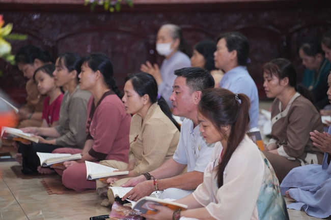 LỄ CẦU NGUYỆN QUỐC THỚI DÂN AN TRONG HAI NGÀY AN TRÍ TÔN TƯỢNG ĐỨC PHẬT BỔN SƯ THÍCH CA MÂU NI | CHÙA HOẰNG PHÁP.