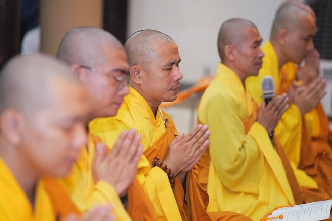 LỄ CẦU NGUYỆN QUỐC THỚI DÂN AN TRONG HAI NGÀY AN TRÍ TÔN TƯỢNG ĐỨC PHẬT BỔN SƯ THÍCH CA MÂU NI | CHÙA HOẰNG PHÁP.