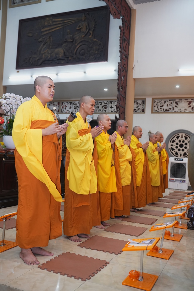 LỄ CẦU NGUYỆN QUỐC THỚI DÂN AN TRONG HAI NGÀY AN TRÍ TÔN TƯỢNG ĐỨC PHẬT BỔN SƯ THÍCH CA MÂU NI | CHÙA HOẰNG PHÁP.