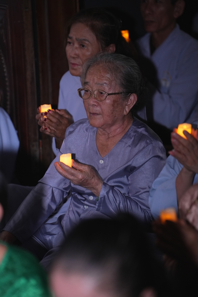 LỄ CẦU NGUYỆN QUỐC THỚI DÂN AN TRONG HAI NGÀY AN TRÍ TÔN TƯỢNG ĐỨC PHẬT BỔN SƯ THÍCH CA MÂU NI | CHÙA HOẰNG PHÁP.