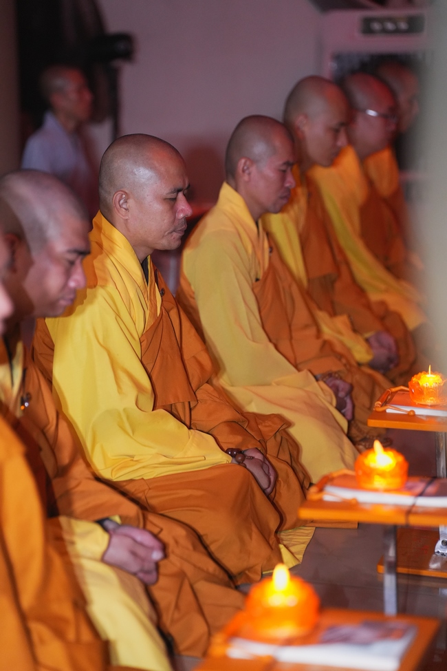 LỄ CẦU NGUYỆN QUỐC THỚI DÂN AN TRONG HAI NGÀY AN TRÍ TÔN TƯỢNG ĐỨC PHẬT BỔN SƯ THÍCH CA MÂU NI | CHÙA HOẰNG PHÁP.