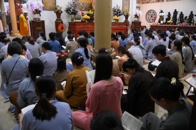 LỄ CẦU NGUYỆN QUỐC THỚI DÂN AN TRONG HAI NGÀY AN TRÍ TÔN TƯỢNG ĐỨC PHẬT BỔN SƯ THÍCH CA MÂU NI | CHÙA HOẰNG PHÁP.