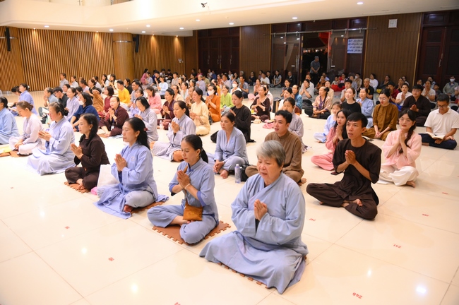LỄ CẦU NGUYỆN QUỐC THỚI DÂN AN TRONG HAI NGÀY AN TRÍ TÔN TƯỢNG ĐỨC PHẬT BỔN SƯ THÍCH CA MÂU NI | CHÙA HOẰNG PHÁP.