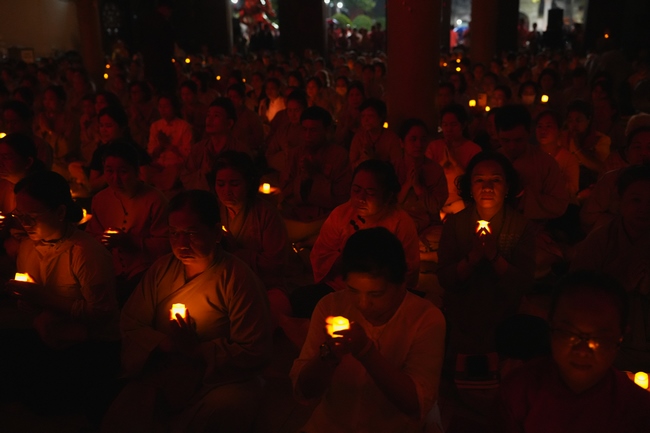 CHƯƠNG TRÌNH CA NHẠC “TOẢ ÁNH ĐẠO VÀNG” – CHÀO MỪNG SỰ KIỆN CHIÊM BÁI TÔN TƯỢNG AN TRÍ 02 NGÀY TẠI CHÙA HOẰNG PHÁP.