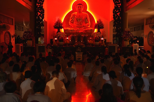 CHƯƠNG TRÌNH CA NHẠC “TOẢ ÁNH ĐẠO VÀNG” – CHÀO MỪNG SỰ KIỆN CHIÊM BÁI TÔN TƯỢNG AN TRÍ 02 NGÀY TẠI CHÙA HOẰNG PHÁP.