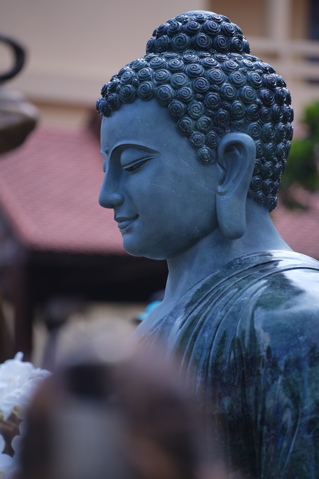 CHƯƠNG TRÌNH CA NHẠC “TOẢ ÁNH ĐẠO VÀNG” – CHÀO MỪNG SỰ KIỆN CHIÊM BÁI TÔN TƯỢNG AN TRÍ 02 NGÀY TẠI CHÙA HOẰNG PHÁP.