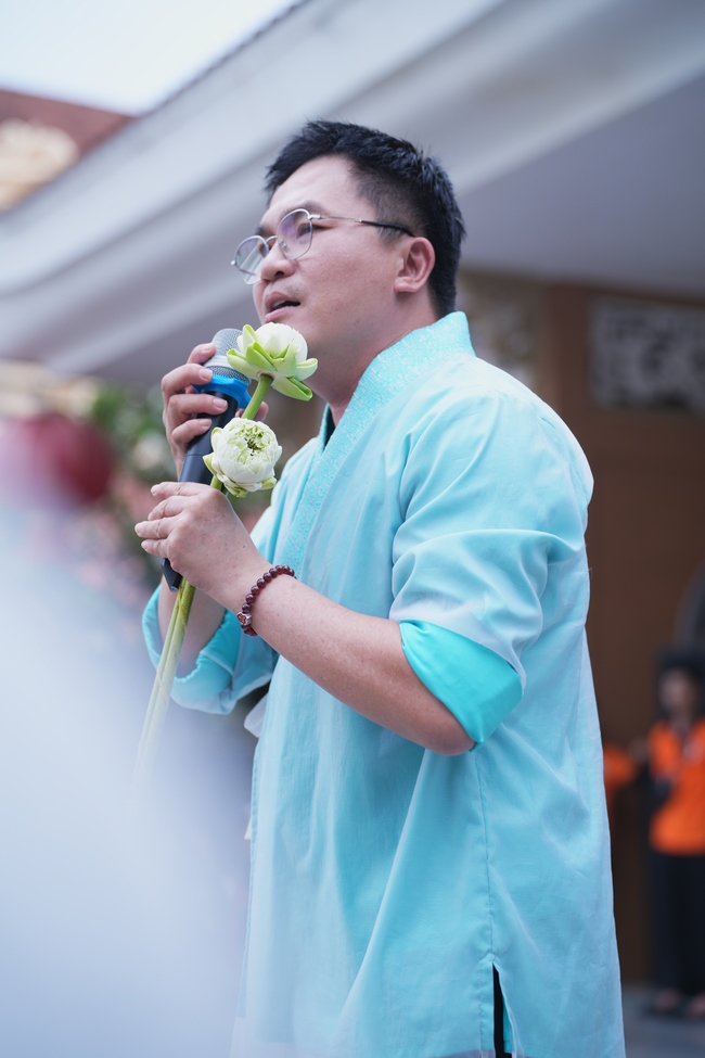 CHƯƠNG TRÌNH CA NHẠC “TOẢ ÁNH ĐẠO VÀNG” – CHÀO MỪNG SỰ KIỆN CHIÊM BÁI TÔN TƯỢNG AN TRÍ 02 NGÀY TẠI CHÙA HOẰNG PHÁP.