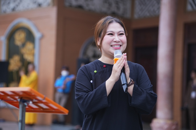CHƯƠNG TRÌNH CA NHẠC “TOẢ ÁNH ĐẠO VÀNG” – CHÀO MỪNG SỰ KIỆN CHIÊM BÁI TÔN TƯỢNG AN TRÍ 02 NGÀY TẠI CHÙA HOẰNG PHÁP.