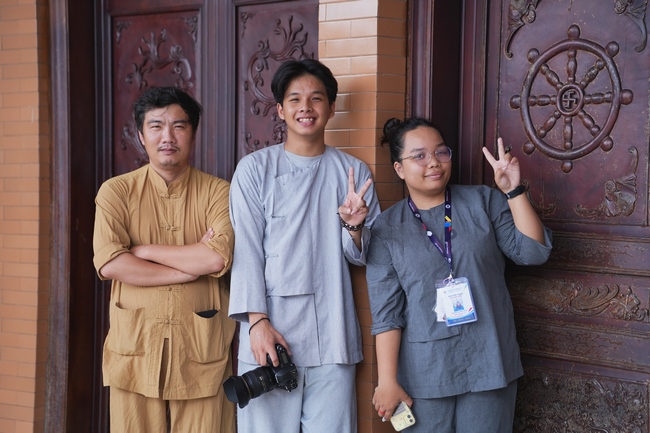 CHƯƠNG TRÌNH CA NHẠC “TOẢ ÁNH ĐẠO VÀNG” – CHÀO MỪNG SỰ KIỆN CHIÊM BÁI TÔN TƯỢNG AN TRÍ 02 NGÀY TẠI CHÙA HOẰNG PHÁP.