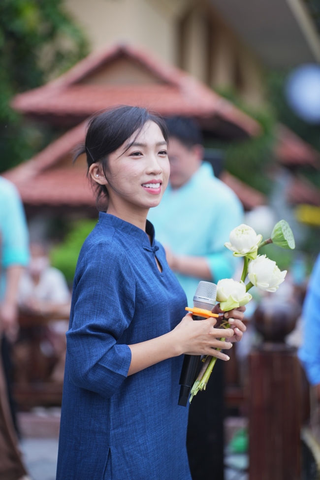 CHƯƠNG TRÌNH CA NHẠC “TOẢ ÁNH ĐẠO VÀNG” – CHÀO MỪNG SỰ KIỆN CHIÊM BÁI TÔN TƯỢNG AN TRÍ 02 NGÀY TẠI CHÙA HOẰNG PHÁP.