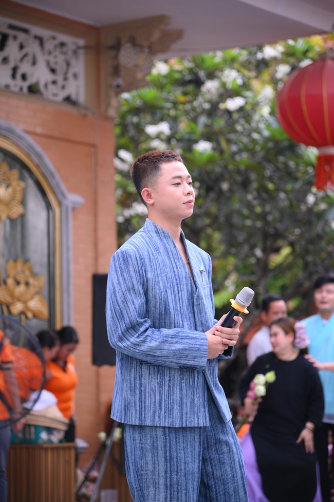 CHƯƠNG TRÌNH CA NHẠC “TOẢ ÁNH ĐẠO VÀNG” – CHÀO MỪNG SỰ KIỆN CHIÊM BÁI TÔN TƯỢNG AN TRÍ 02 NGÀY TẠI CHÙA HOẰNG PHÁP.