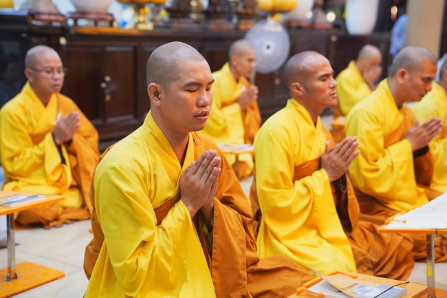 CHƯƠNG TRÌNH CA NHẠC “TOẢ ÁNH ĐẠO VÀNG” – CHÀO MỪNG SỰ KIỆN CHIÊM BÁI TÔN TƯỢNG AN TRÍ 02 NGÀY TẠI CHÙA HOẰNG PHÁP.