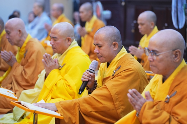 CHƯƠNG TRÌNH CA NHẠC “TOẢ ÁNH ĐẠO VÀNG” – CHÀO MỪNG SỰ KIỆN CHIÊM BÁI TÔN TƯỢNG AN TRÍ 02 NGÀY TẠI CHÙA HOẰNG PHÁP.