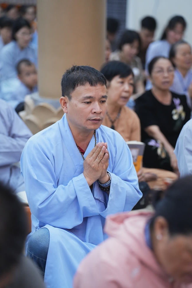 CHƯƠNG TRÌNH CA NHẠC “TOẢ ÁNH ĐẠO VÀNG” – CHÀO MỪNG SỰ KIỆN CHIÊM BÁI TÔN TƯỢNG AN TRÍ 02 NGÀY TẠI CHÙA HOẰNG PHÁP.