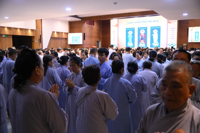 KHÓA TU NIỆM PHẬT MỘT NGÀY | CHÙA HOẰNG PHÁP.