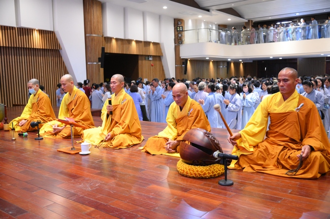 KHÓA TU NIỆM PHẬT MỘT NGÀY | CHÙA HOẰNG PHÁP.