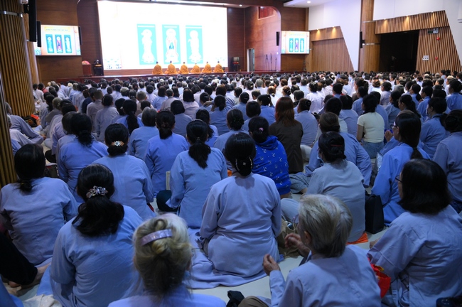 KHÓA TU NIỆM PHẬT MỘT NGÀY | CHÙA HOẰNG PHÁP.